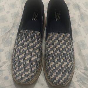 Brand new TOMS Men's Navy and Cream Checkered Slip-Ons size 12